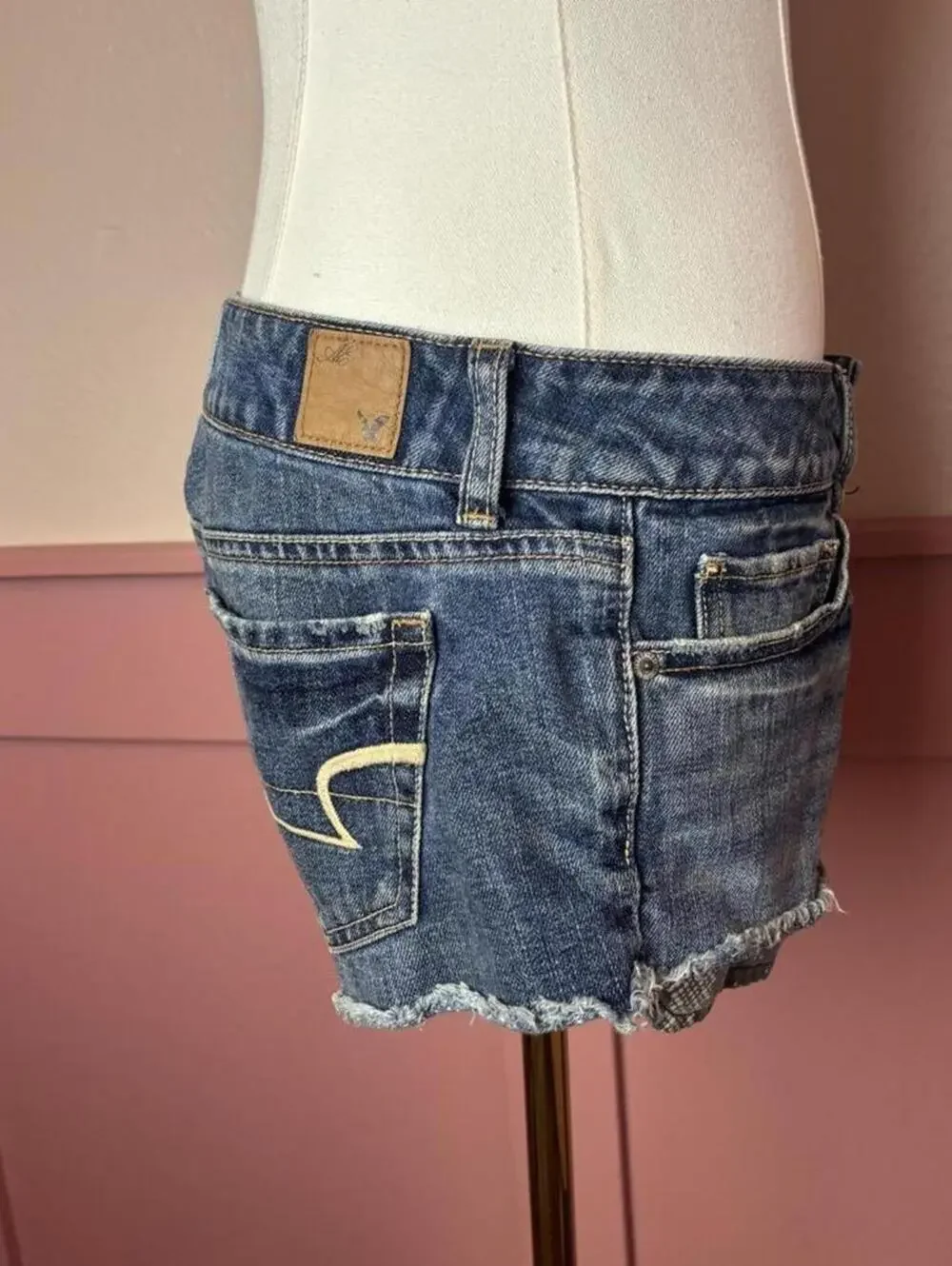American Eagle low rise dark wash denim mini shorts sz 2 cotton distressed